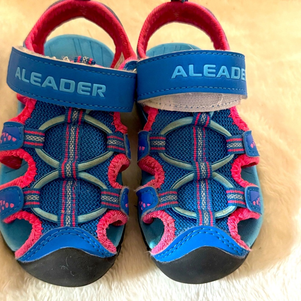 Size 10 little girls sandals water shoes